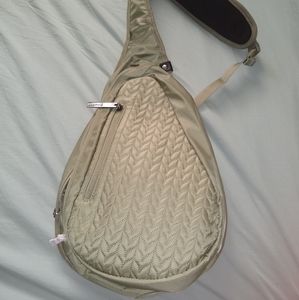 Sherpani Esprit LimitedE RFIF anti-theft sling